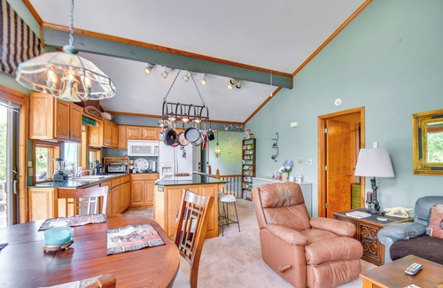 Elberton House | Boat Dock Access: Clarks Hill Lake Hideaway!