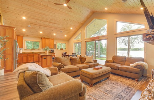 Siren Cabin | Boat Dock, BBQ & Fireside Fun: Clam Lake Cabin