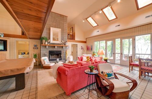 Almo House | Boat Dock Lakeside Kentucky Getaway!