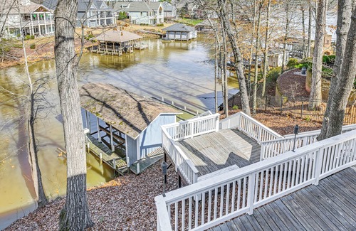 Norwood House | Boat Dock & Slip: Waterfront Home on Lake Tillery!