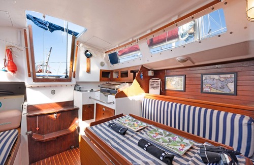 El Puerto de Santa Maria Boat Rental | Boat 'En El Corazón Del Puerto' with Sea View, Wi-Fi and Air Conditioning