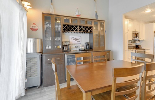West Livingston House | Boat & Fish: Gem w/Water Views on Lake Livingston