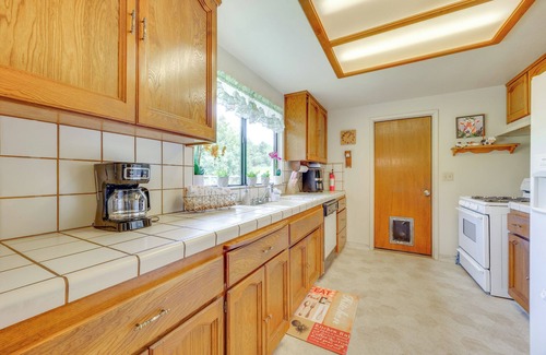 Yosemite Lakes House | Boat, Fish & Golf: Coarsegold Retreat w/Hot Tub