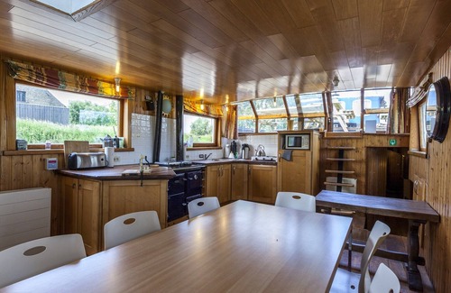 Noordschote Boat Rental | Boat Getaway Near Lake