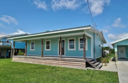 Aransas Pass House | Boat Parking, Huge yard, 3 bedrooms, 2 baths, Close to Fishing and the Beach