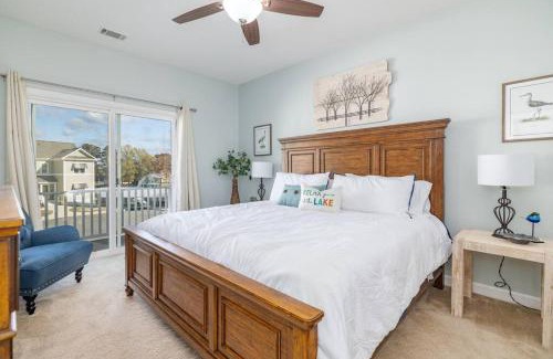 Eatons Crossing House | Boat Slip, Pontoon Rental, Lake Views, Game Room, Fire Pit