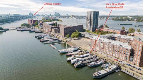 Eastern Docklands House | Boat suite - A Unique Houseboat Stay in Amsterdam