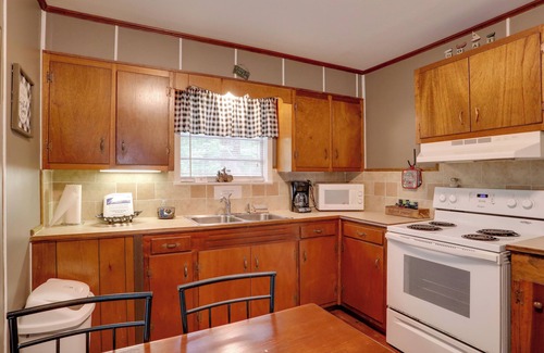 Greers Ferry Cottage | Boat, Swim & Hike: Cottage Near Greers Ferry Lake!