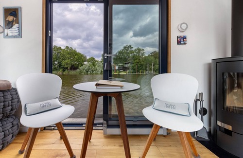 Neuland Boat Rental | Boat 'Wunderschönes Tiny Hausboot Undine' with Shared Terrace and Wi-Fi