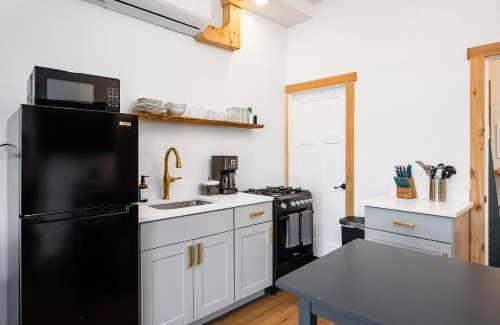 Mayfield House | Boathouse on Arbutus Lake