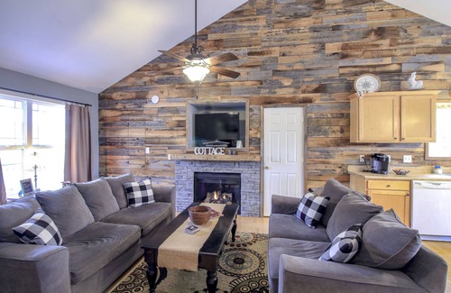 Taylorsville Cottage | Boating, bourbon and high speed internet, oh my!