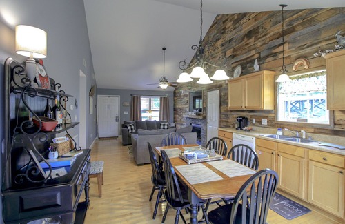 Taylorsville Cottage | Boating, bourbon and high speed internet, oh my!