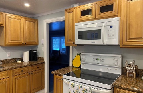 Port Stanton Cottage | Boating, Fishing, Swimming, & Relaxing on the Severn River next to Sparrow Lake
