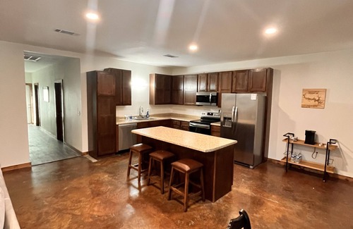 Diamond City Apartment | Boats and Coves Unit 1/Lots of Boat parking