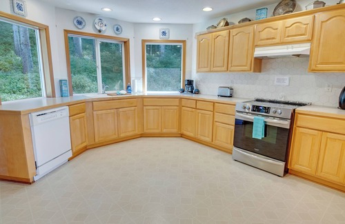 Yachats Apartment | Bob Creek Loft - Cape Perpetua Area