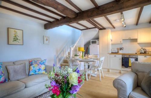 Little Rissington House | Bobble Cottage