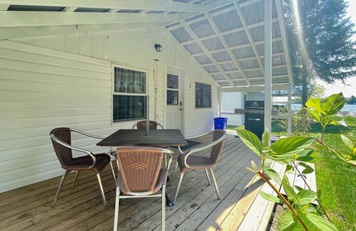Bobcaygeon Cabin | Bobcaygeon Resort Cottage 1 CONSTELLATION sleeps 6