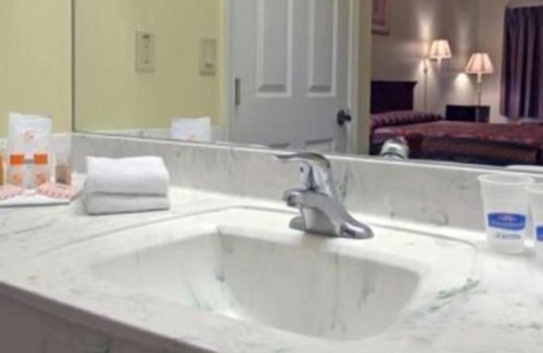 Brownsville Hotel | Boca Chica Inn & Suites Brownsville