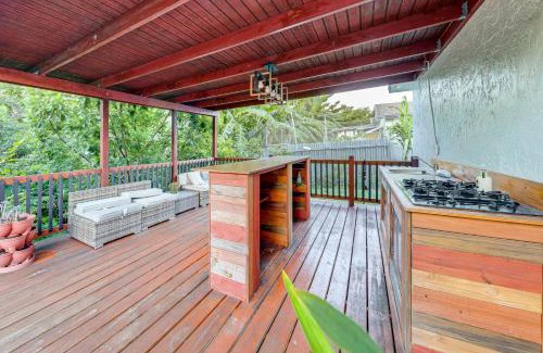 Sandalfoot Cove House | Boca Raton Home Outdoor Kitchen, By Golf Courses