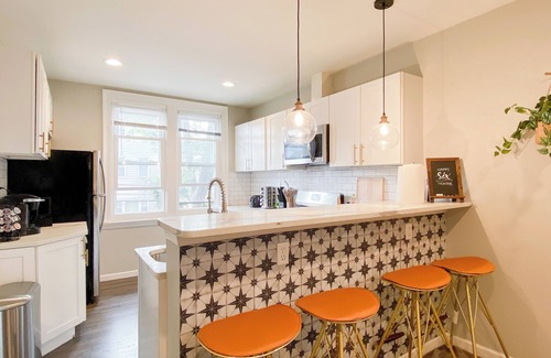 Jersey City Apartment | BoCation - Boho Style 3BD 1BA/30 min to NYC/Summer Sale Special!