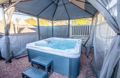 Morpeth Apartment | Bockenfield Park country Lodge with hot tub
