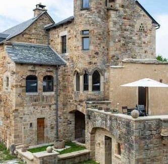 Vimenet Villa | Bodétour, tour charmante pour un séjour insolite