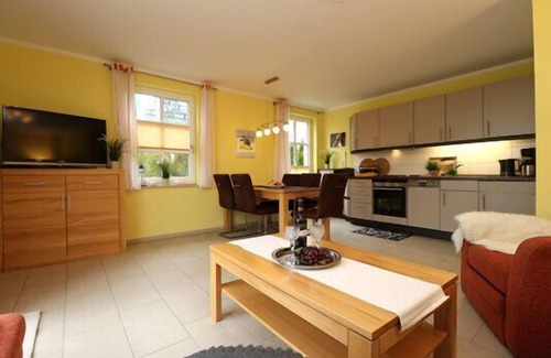Althagen Apartment | "Boddensuite at the harbor!"