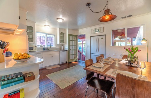 Salmon Creek House | BodegaBreeze:Magical Walk to Beach!Home+Studio!FUN inHomeBodega Bay!HtTb/WiFi