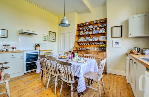 Aldborough House | Bodham House - Six Bedroom House, Sleeps 12