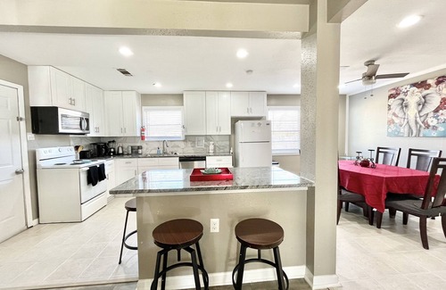 Houston House | BodhiTree Home - 3 Bedroom Bungalow