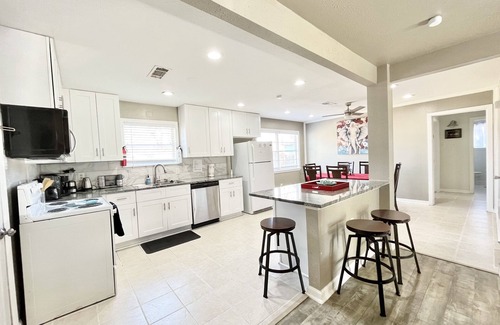 Houston House | BodhiTree Home - 3 Bedroom Bungalow