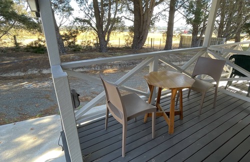 Kyneton Bed & Breakfast | Bodkin cottage room #4 amongst the trees