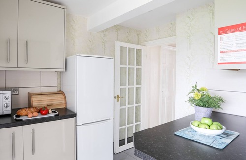 Holyhead Cottage | BODLASAN GROES COTTAGE, pet friendly, with a garden in Llanfachraeth