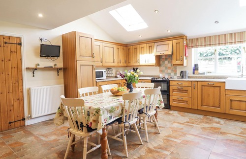 Llangynog Cottage | BODYWEN, pet friendly, character holiday cottage in Llangynog