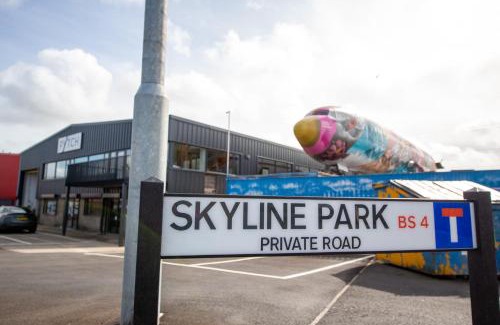 Hanham Boat Rental | Boeing 727 Airliner Private Jet