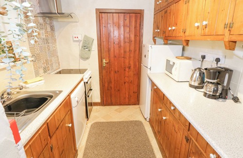 Oughterard Cottage | BOFIN, pet friendly, with open fire in Oughterard, County Galway