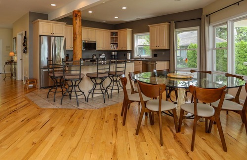 Naples House | Bogie's Place: Perfect Canandaigua Lake Retreat - Beautiful Sunrise Views!