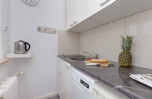 Redlowo Apartment | Bohaterów Starówki Warszawskiej 8 | Bright Studio