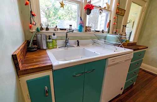 Vermillion House | Bohemian 3-bedroom house with private yard in charming neighborhood