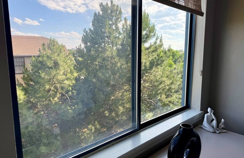 Englewood Condo | Bohemian Bliss | 2BR Retreat Near Denver w/Pool & Balcony