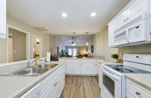 Augusta House | Bohemian Bungalow: 2BR Townhome