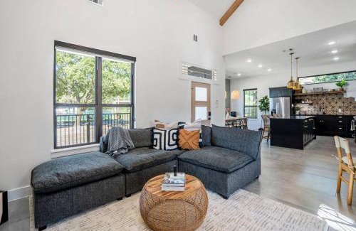 Greater East End House | Bohemian Cathedral @ East Downtown