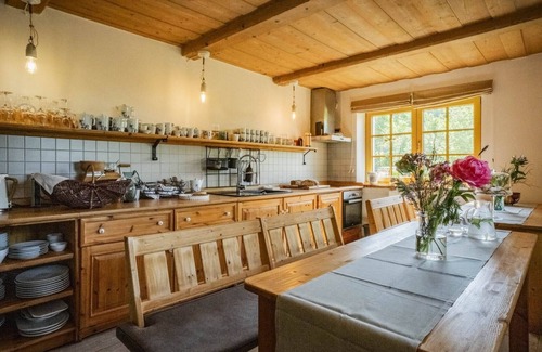 Krasna Lipa Apartment | Bohemian Cottage