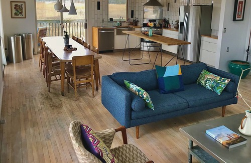 Mastic Beach House | Bohemian escape Amazing views of the bay!