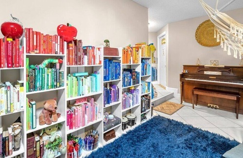 Davie House | Bohemian Gem 5 Bedroom Pool Home