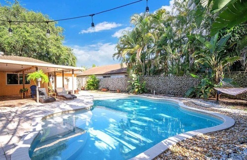 Davie House | Bohemian Gem 5 Bedroom Pool Home