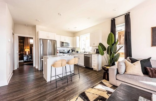 Whitebridge House | Bohemian Luxe 234-Rooftop Deck-Mins to Broadway