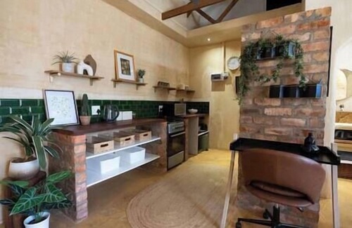 Stellenbosch Apartment | Bohemian Private Flat, Aircon, Secure Parking