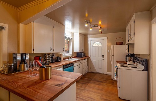 Monte Rio House | Bohemian Stay