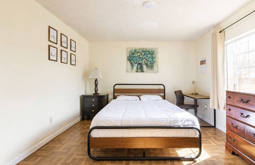 Simi Valley House | Boho 1-Bedroom/Shared Bathroom Residential Home